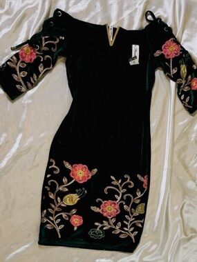 Velvet Embroidered Midi Dress - Dark Green